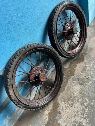 Charrete carroça par de rodas aro 21 c/ pneu de moto semi novos