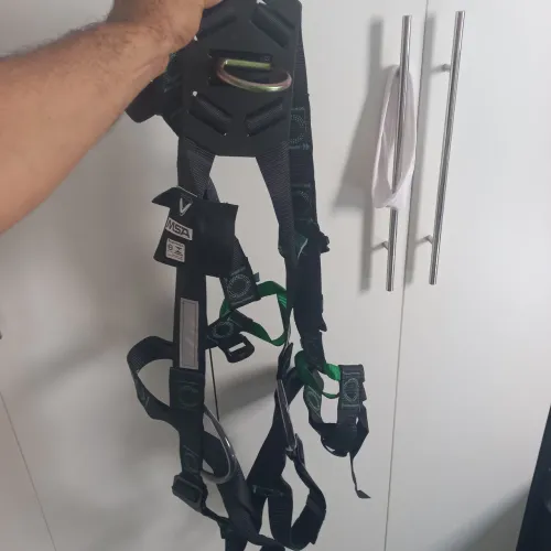 Cinto de segurança para serviço em altura