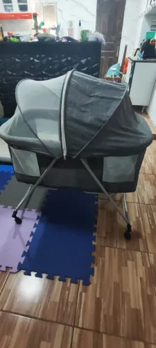 Vende-se berço portátil vc pode fechar e levar para qualquer lugar simples de fechar 