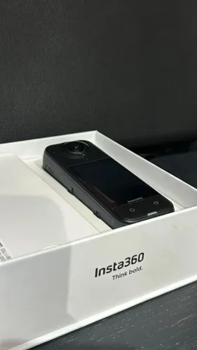 Insta360 X5 + Dive Case + Bastão Original + Cartão 512GB