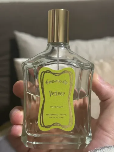 Perfume granado vetiver