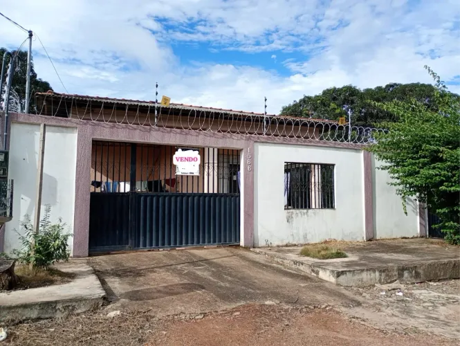 Casa à venda no bairro Novo Horizonte 
