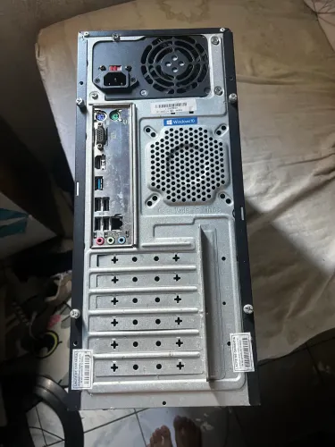 GABINETE/CPU em perfeito estado para reutilização de peças
