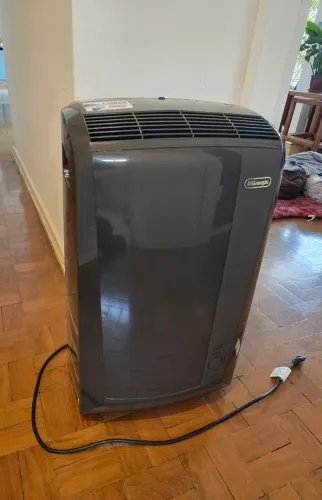 Ar-condicionado Portátil DeLonghi Pinguino 12.000 BTUs (127V)