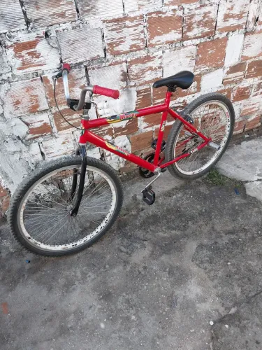 Vendo bike aro 26 toda no rolamento valor, 550