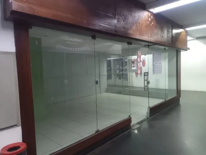 Loja Victoria Center com mezanino
