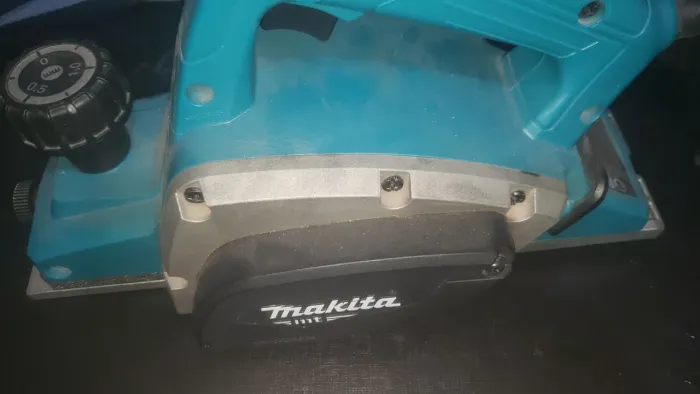 Vende se plaina da makita nunca foi usada
