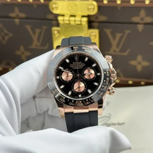 Relógio Rolex Cosmograph Daytona Ref:116515LN com mostrador preto e caixa de 40 mm