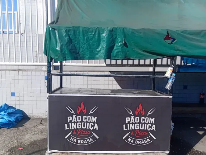 Alugo está barraca