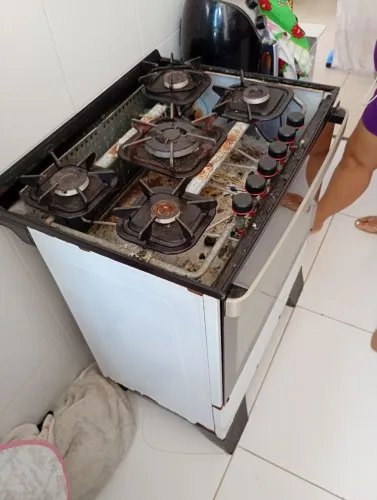 Fogão todo bom só trocar o vidro todas boca pega 350