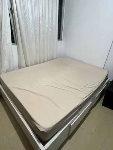 CAMA CASAL em madeira maciça com gavetões