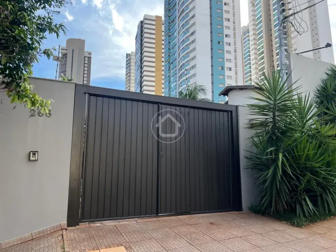 CASA DE ALTO PADRÃO COM LAZER COMPLETO E VERSATIL