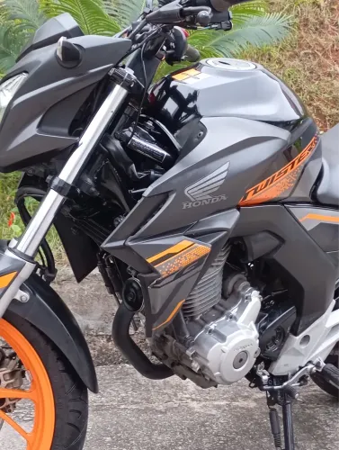 Vendo cb twister 250 toda revisada