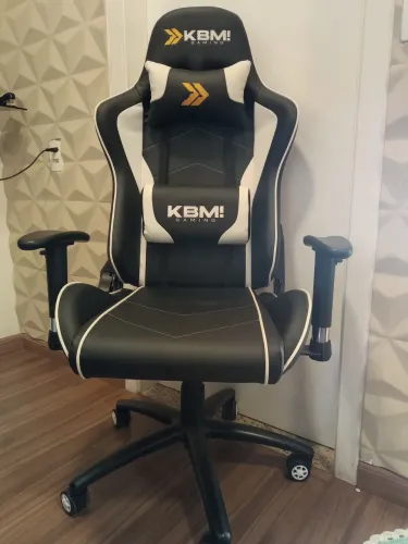 Cadeira gamer praticamente sem uso