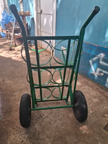 Carrinho de transportar galão de água 20l com 6 lugares
