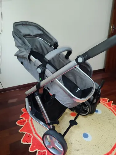 Carrinho de bebê+bebê conforto com base.TRAVEL SYSTEM SAFETY 1 st