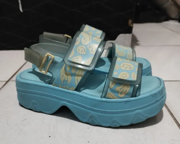 Melissa Plataforma Azul<br>R$ 114 na 1ª compra