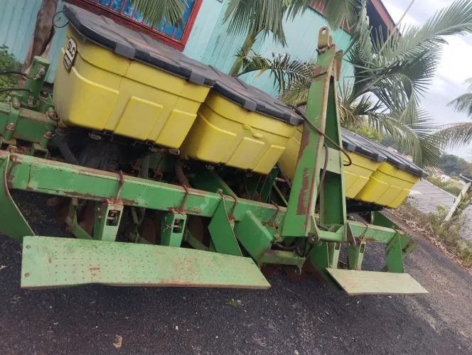 Repasse plantadeira SLC John Deere 7 linhas (precisa acertar umas coisas)