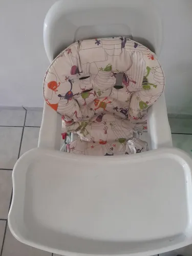 Cadeirinha de alimentação 