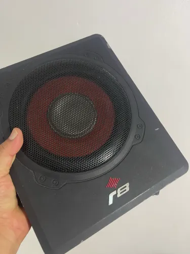 Sub slim automotivo amplificado