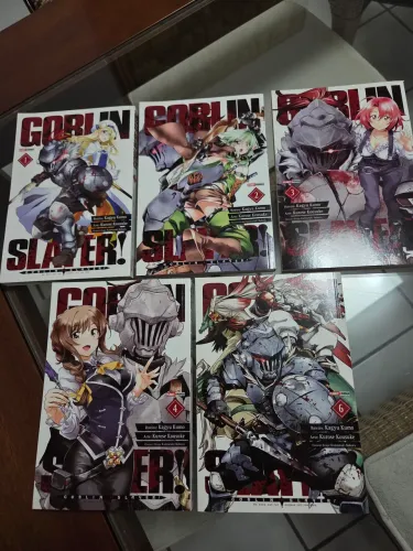 Goblin Slayer volumes 1, 2, 3, 4 e 6.