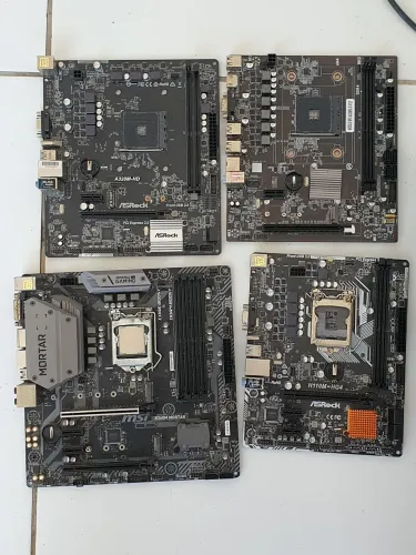 Placas mãe com defeito