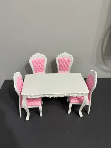 Kit mesa + cadeiras casa da barbie 