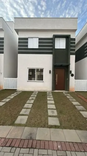 Sobrado com 3 dormitórios à venda, 90 m² por R$ 429.300,00 - Piracangaguá - Taubaté/SP