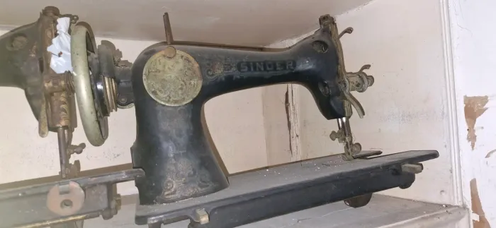 Vendo 3 maquina de costura singer e uma gabinete