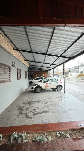 Telhado com estrutura e Calhas 5x18