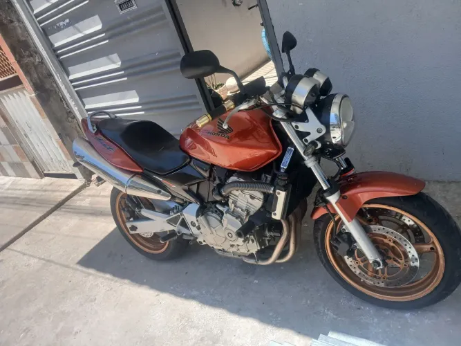 Vende-se Hornet 600