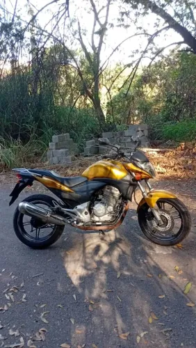 Honda CB 300 2010 vendo ou troco