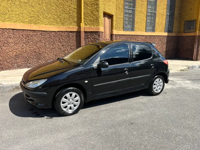 Peugeot 206 Presence 1.4/ 1.4 Flex 8V 5P 2005