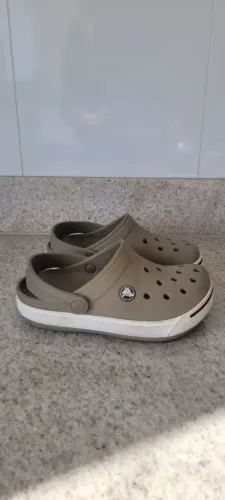 Crocs bege