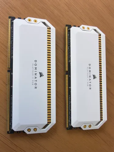 CORSAIR DOMINATOR PLATINUM RGB 32 GB (2 x 16 GB) 3.600MHz C18 DDR4