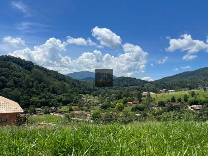 Terreno à venda em Santo Antônio do Pinhal-SP, bairro Sertãozinho, com 1.000m² de área!