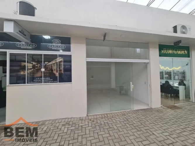 Sala para alugar no bairro Cedros em Camboriú/SC