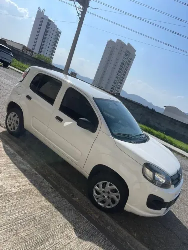 Fiat Uno Attractive 1.0 EVO Fire Flex 8V 5P 2020