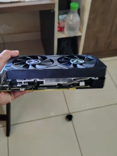 RX580 SEM NENHUM DEFEITO E NEM MARCAS DE USO TESTA E APROVADA 