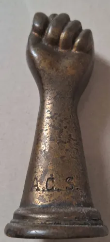 Figa antiga em metal