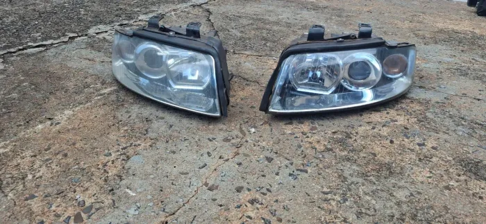 Par de Faróis Originais Audi A4 B6 (2001 a 2005) - Com Projetor