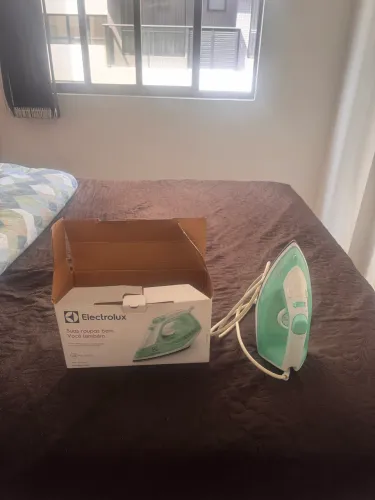 Ferro Elétrico a vapor (Electrolux)