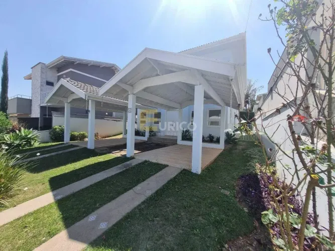 Casa em condomínio em Vinhedo Terras de São Francisco | 220 m² de área interna, terreno d