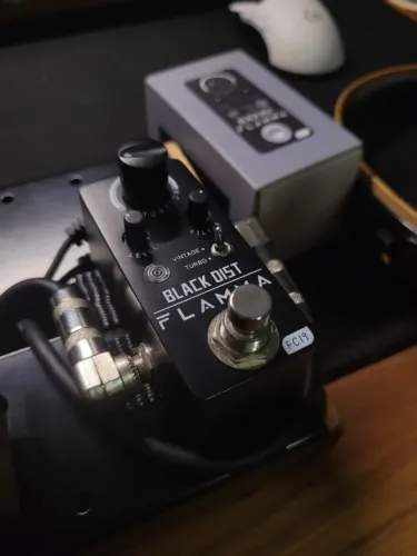 Pedal Flamma FC19 Black Distortion - Distorção Clássica (Estilo RAT) - Na Caixa