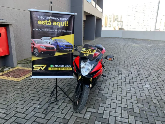 SUZUKI GSX R750