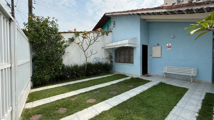 Casa térrea à venda em Praia Grande no Canto do Forte