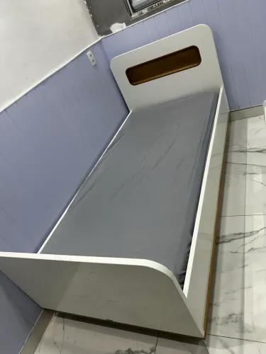 Cama de solteiro com colchão