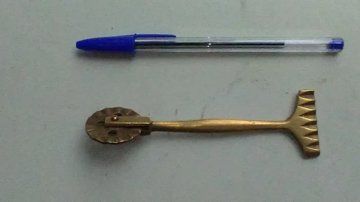 Cortador/fechador de pastel em metal 