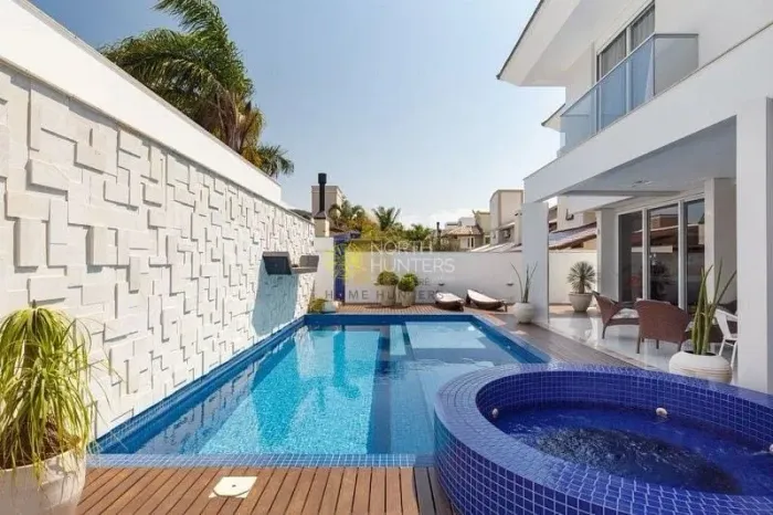 Casa com 7 dormitórios para alugar/diaria, 450 m² - Jurerê Internacional - Florianópolis/S