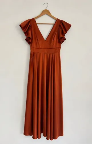 Vestido de madrinha usado uma única vez cor terra cota 165 altura veste M e G
